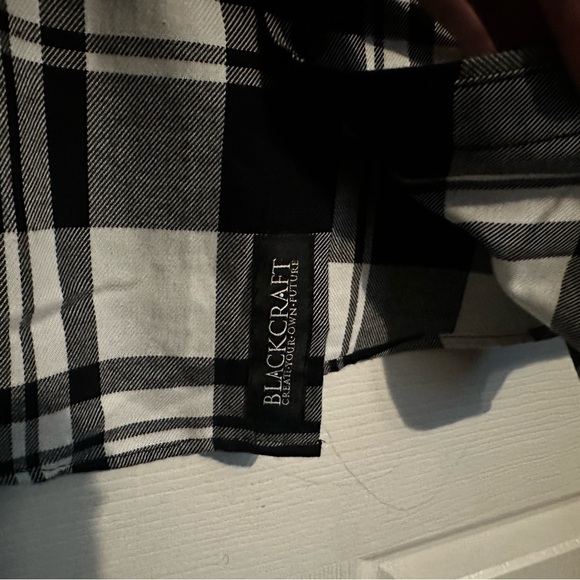 Blackcraft Love Me Like My Demons Do -
Flannel - Picture 7 of 8